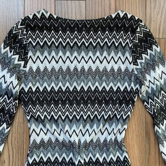 Lightweight sweater dress size small - Picture 9 of 11